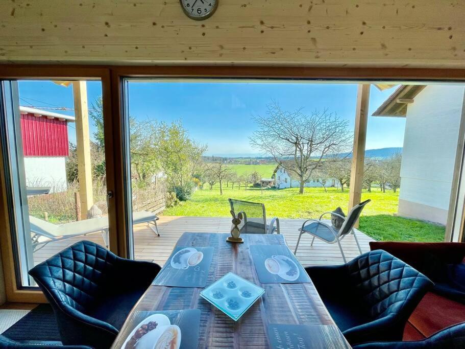 Zweistoeckiges Natur-Holzhaus Mit Berg- & Seesicht Horgenzell Экстерьер фото